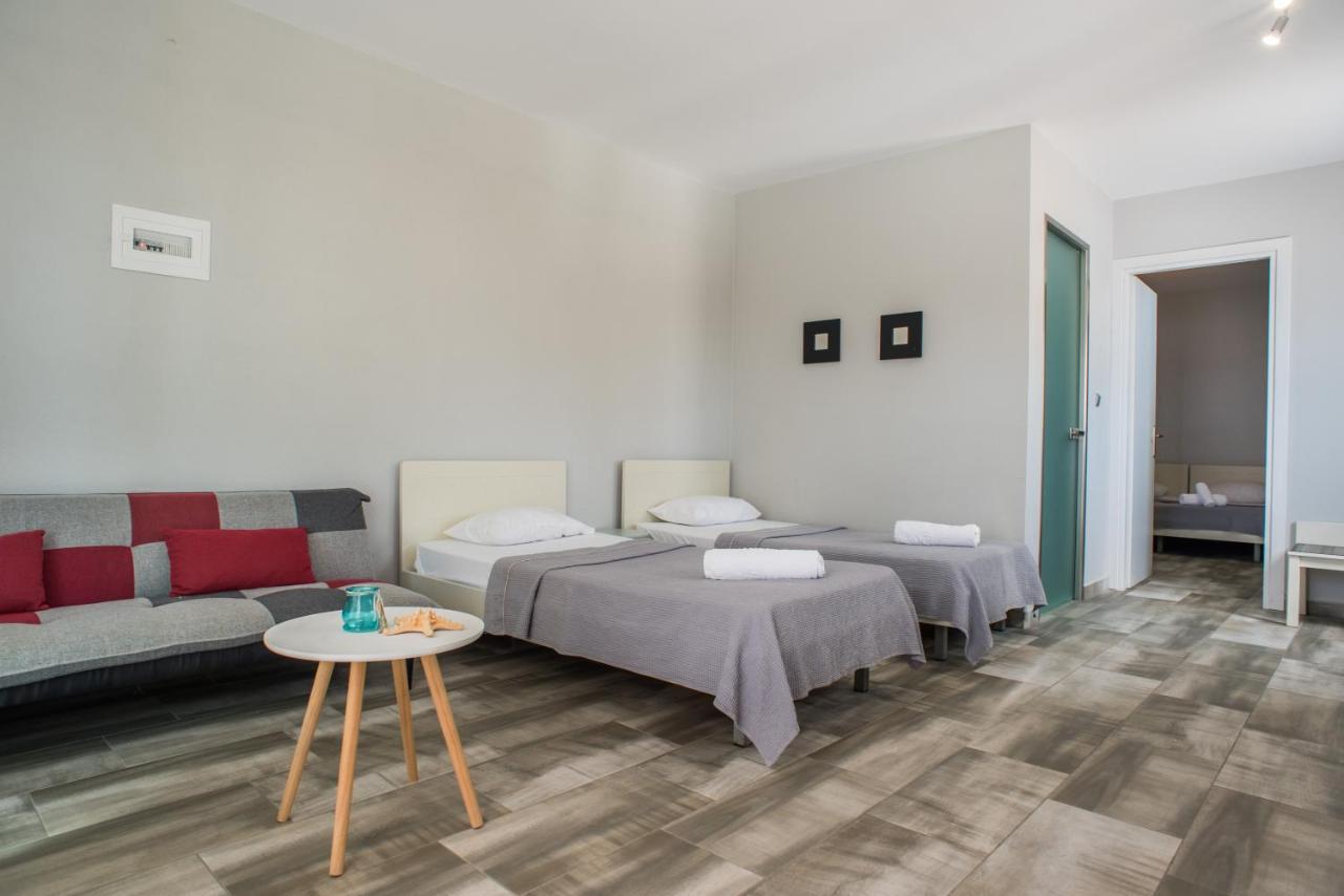 Thea Athos Apartment *